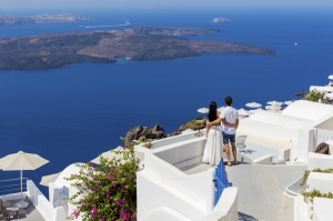 Enchanting Activities for Couples in Romantic Santorini